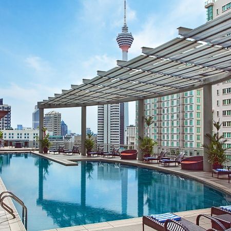 Hotel Ascott Kuala Lumpur Zewnętrze zdjęcie The swimming pool at the hotel