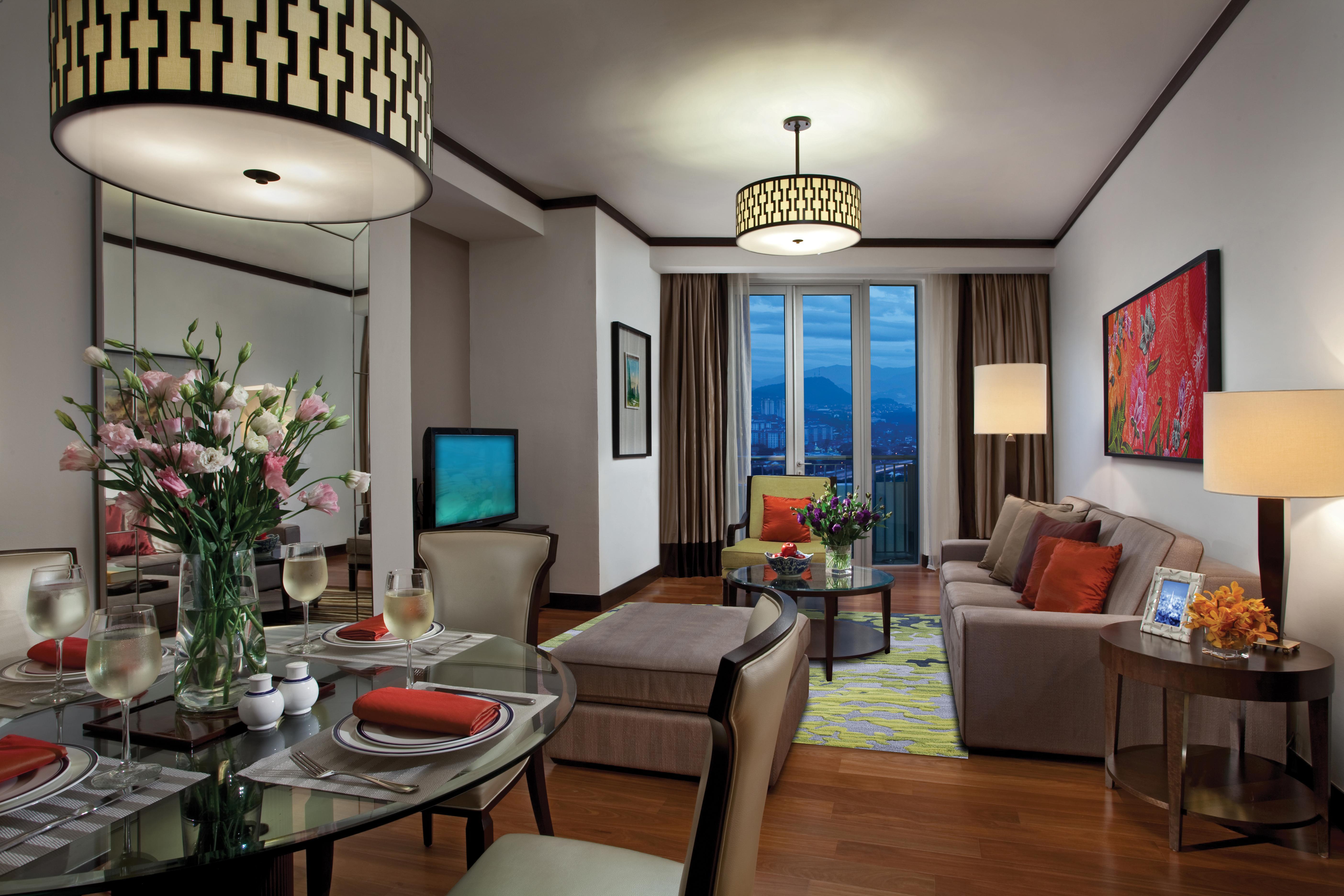 Hotel Ascott Kuala Lumpur Zewnętrze zdjęcie A living room at The Residences at The Ritz-Carlton, Kuala Lumpur