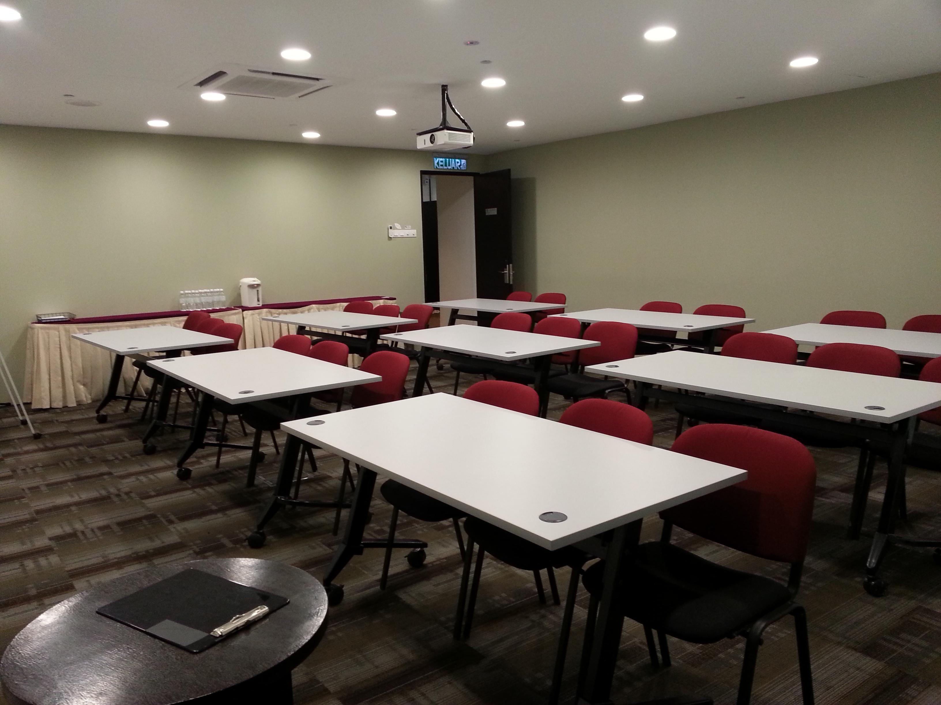 Hotel Ascott Kuala Lumpur Zewnętrze zdjęcie A typical classroom at the university