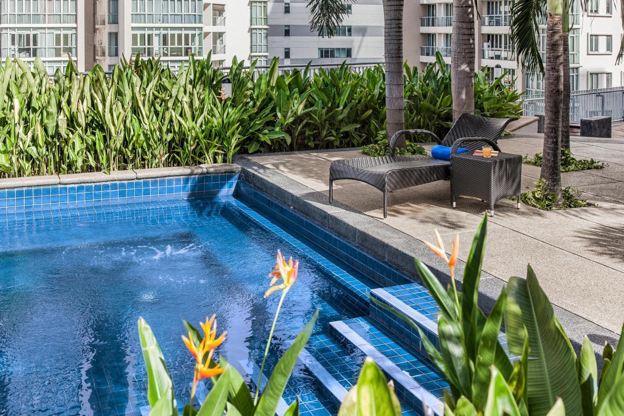 Hotel Ascott Kuala Lumpur Zewnętrze zdjęcie The swimming pool at the hotel